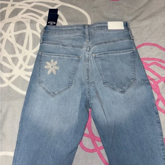 Hollister High-Rise Embroidered Floral Vintage Flare Jeans - Picture 8 of 10
